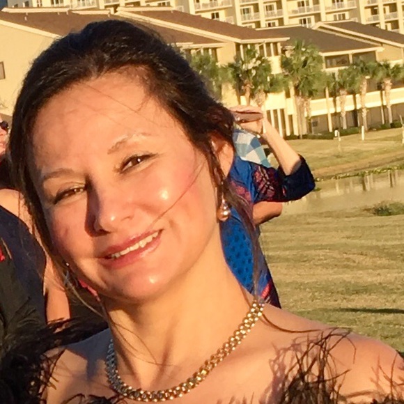 Meet your Posher, Elena - Picture 1 of 2